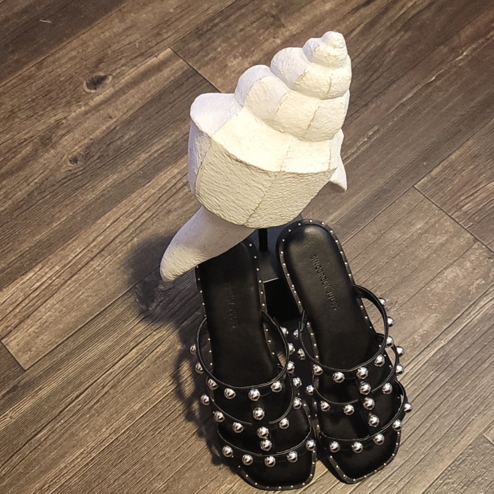 Super cute sandals